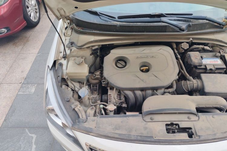 Used Hyundai Mistra 2014 1.8L Automatic Deluxe DLX Model Engine Bay Right