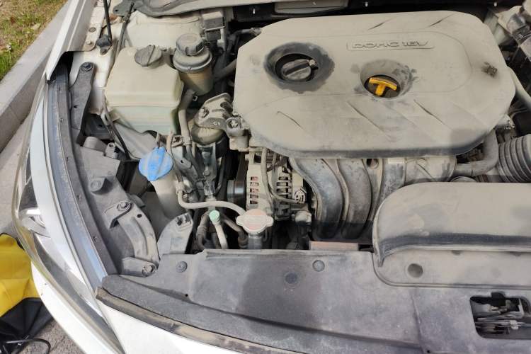 Used Hyundai Mistra 2014 1.8L Manual Comfort GL Model Engine Bay Right