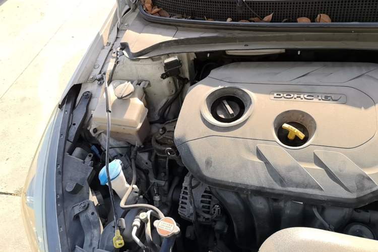 Used Hyundai Mistra 2014 1.8L Automatic Deluxe DLX Model Engine Bay Right