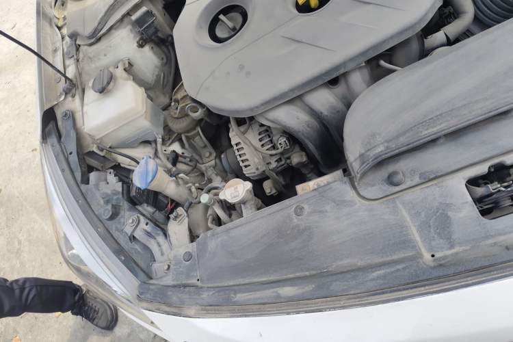Used Hyundai Mistra 2014 1.8L Automatic Deluxe DLX Model Engine Bay Right