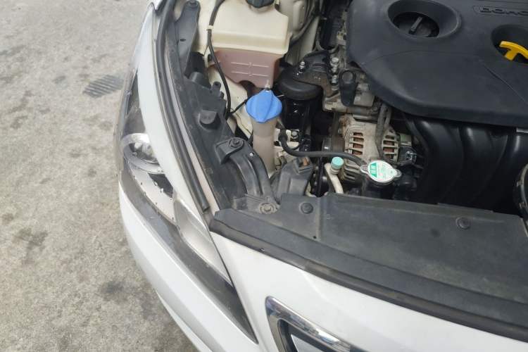 Used Hyundai Mistra 2014 1.8L Automatic Deluxe DLX Model Engine Bay Right