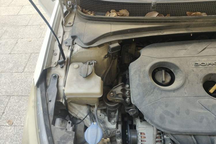Used Hyundai Mistra 2014 1.8L Automatic Deluxe DLX Model Engine Bay Right