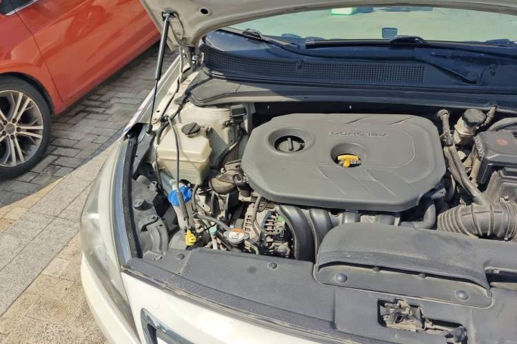 Used Hyundai Mistra 2014 1.8L Automatic Deluxe DLX Model Engine Bay Right