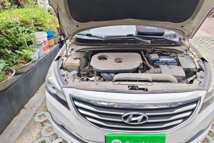 Used Hyundai Mistra 2014 1.8L Automatic Deluxe DLX Model Engine Bay Right
