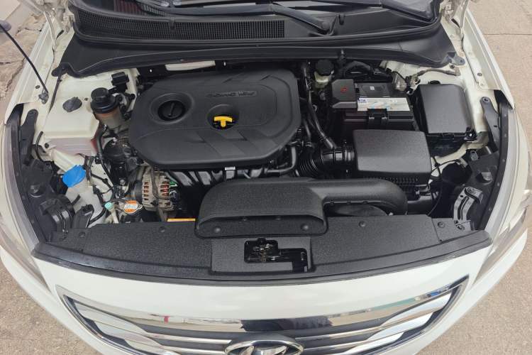 Used Hyundai Mistra 2014 1.8L Automatic Smart GLS Engine Bay