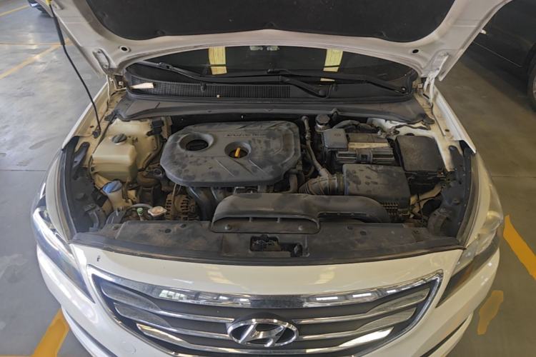 Used Hyundai Mistra 2014 1.8L Automatic Deluxe DLX Model Engine Bay