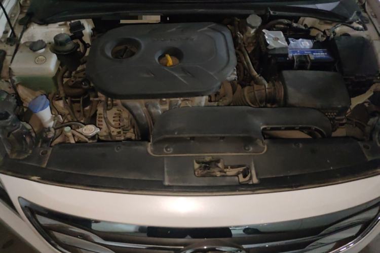Used Hyundai Mistra 2014 1.8L Automatic Smart GLS Engine Bay