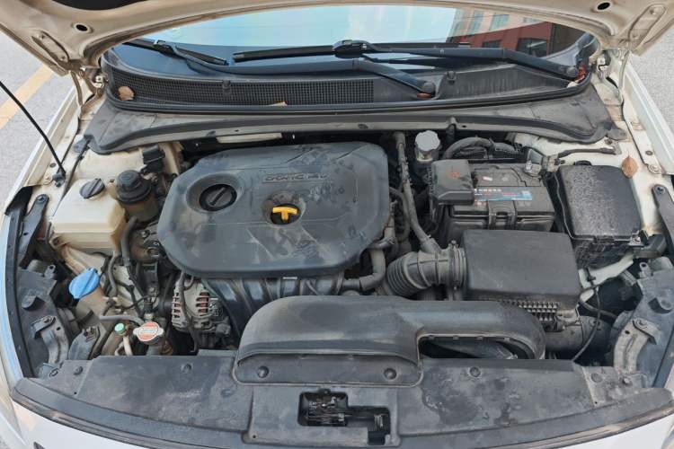 Used Hyundai Mistra 2014 1.8L Automatic Smart GLS Engine Bay