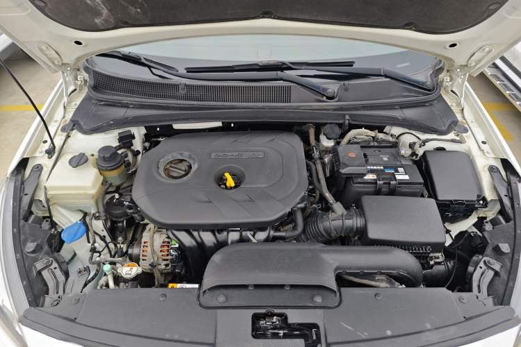 Used Hyundai Mistra 2014 1.8L Automatic Smart GLS Engine Bay