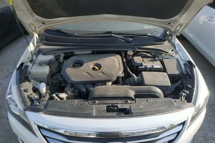 Used Hyundai Mistra 2014 1.8L Automatic Smart GLS Engine Bay