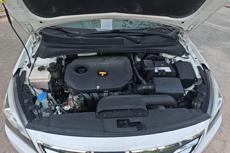 Used Hyundai Mistra 2014 1.8L Automatic Smart GLS Engine Bay