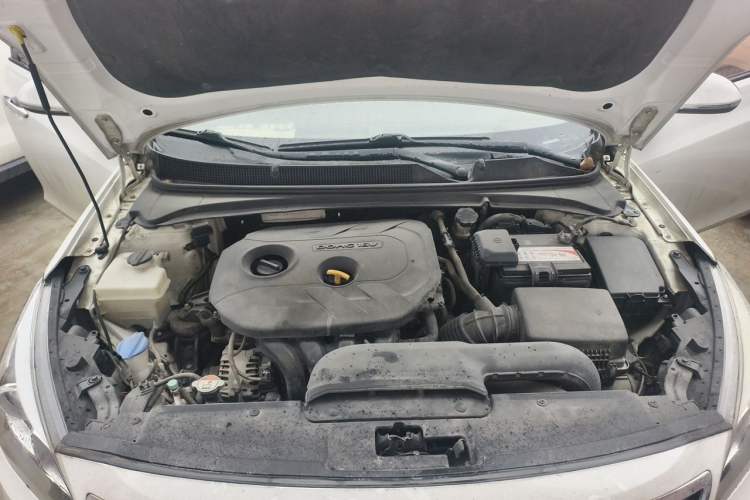Used Hyundai Mistra 2014 1.8L Automatic Deluxe DLX Model Engine Bay