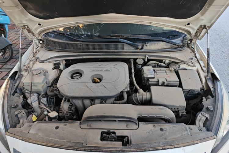 Used Hyundai Mistra 2014 1.8L Automatic Deluxe DLX Model Engine Bay