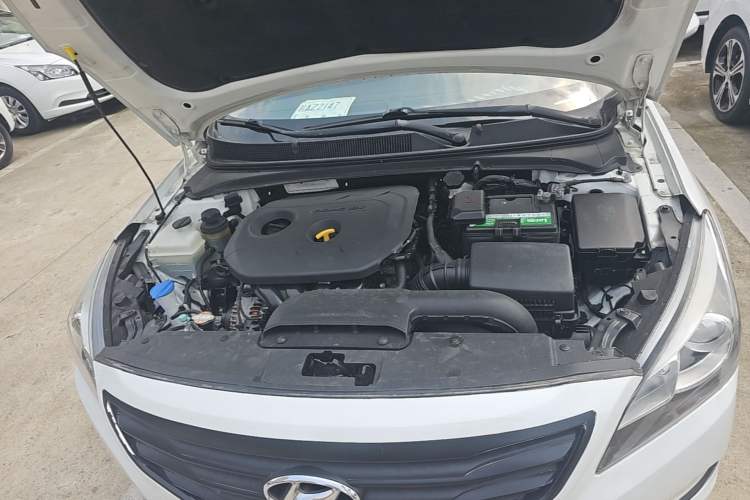 Used Hyundai Mistra 2014 1.8L Automatic Smart GLS Engine Bay