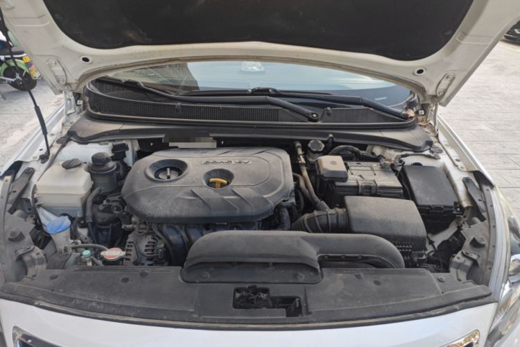 Used Hyundai Mistra 2014 1.8L Automatic Smart GLS Engine Bay