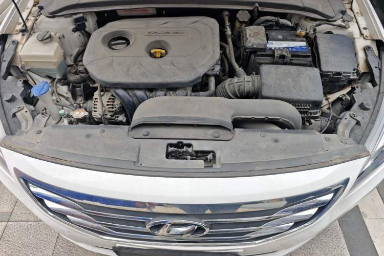 Used Hyundai Mistra 2014 1.8L Automatic Deluxe DLX Model Engine Bay