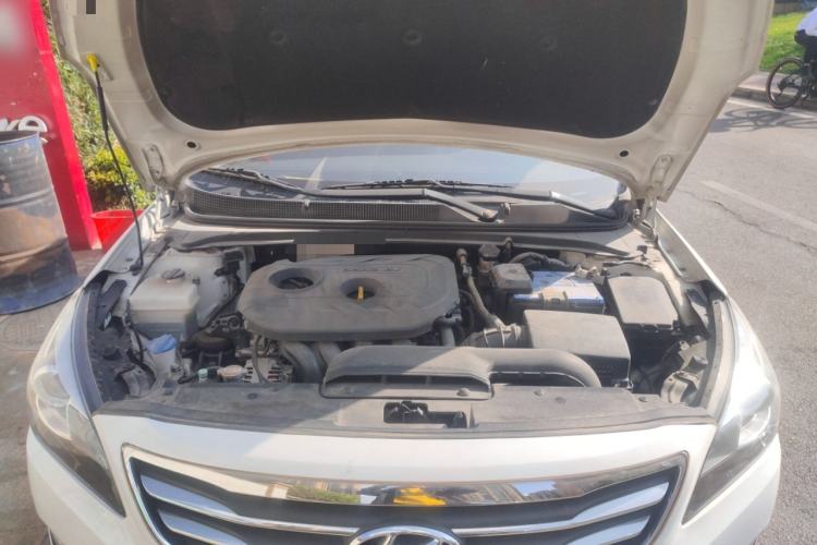 Used Hyundai Mistra 2014 1.8L Automatic Deluxe DLX Model Engine Bay