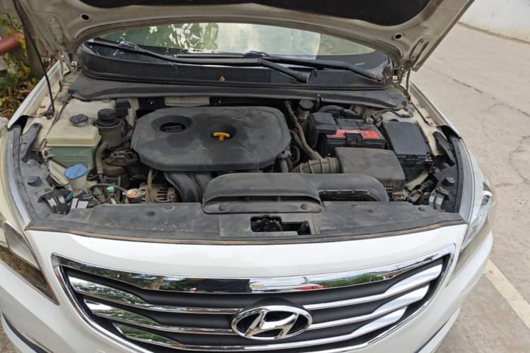 Used Hyundai Mistra 2014 1.8L Automatic Smart GLS Engine Bay
