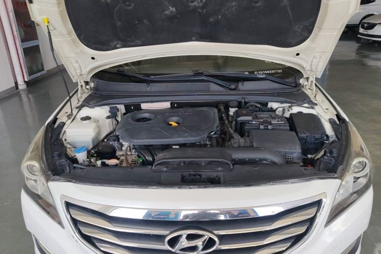 Used Hyundai Mistra 2014 1.8L Automatic Deluxe DLX Model Engine Bay