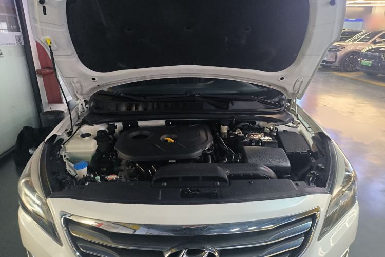 Used Hyundai Mistra 2014 1.8L Automatic Smart GLS Engine Bay