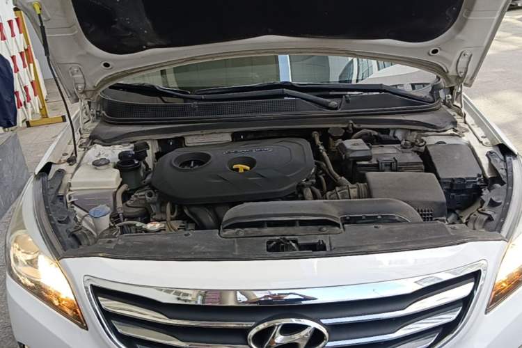 Used Hyundai Mistra 2014 1.8L Automatic Smart GLS Engine Bay