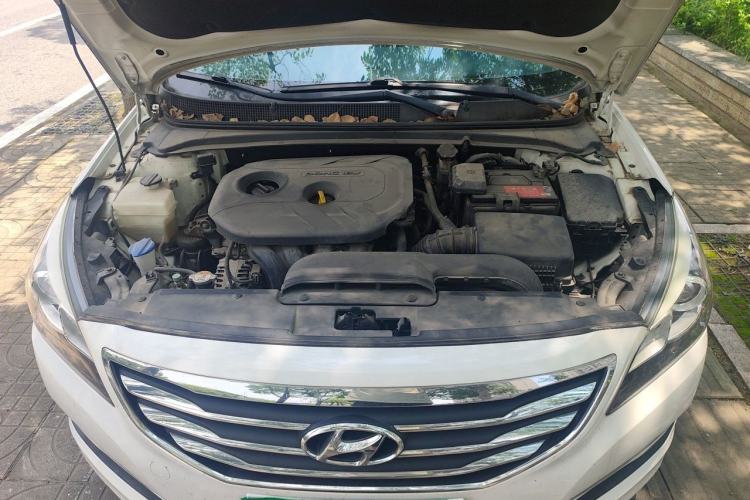Used Hyundai Mistra 2014 1.8L Automatic Deluxe DLX Model Engine Bay