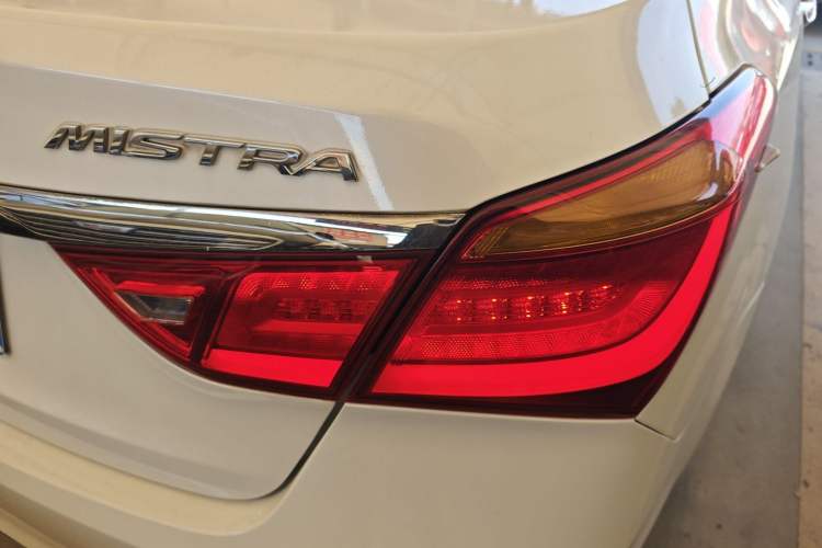 Used Hyundai Mistra 2014 1.8L Automatic Deluxe DLX Model Exterior 3