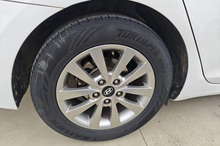 Used Hyundai Mistra 2014 1.8L Automatic Smart GLS Exterior 3