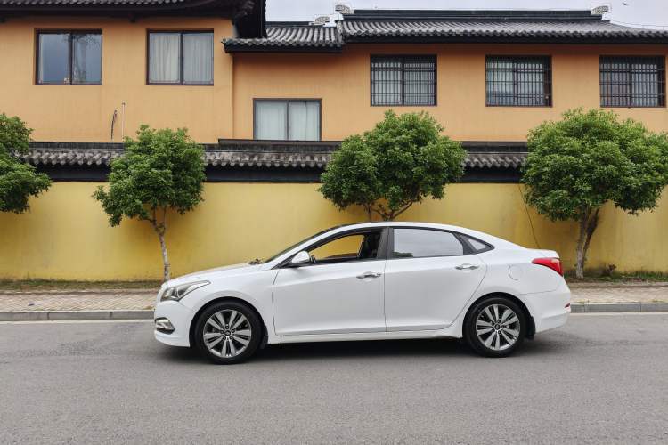Used Hyundai Mistra 2014 1.8L Automatic Deluxe DLX Model Exterior 3