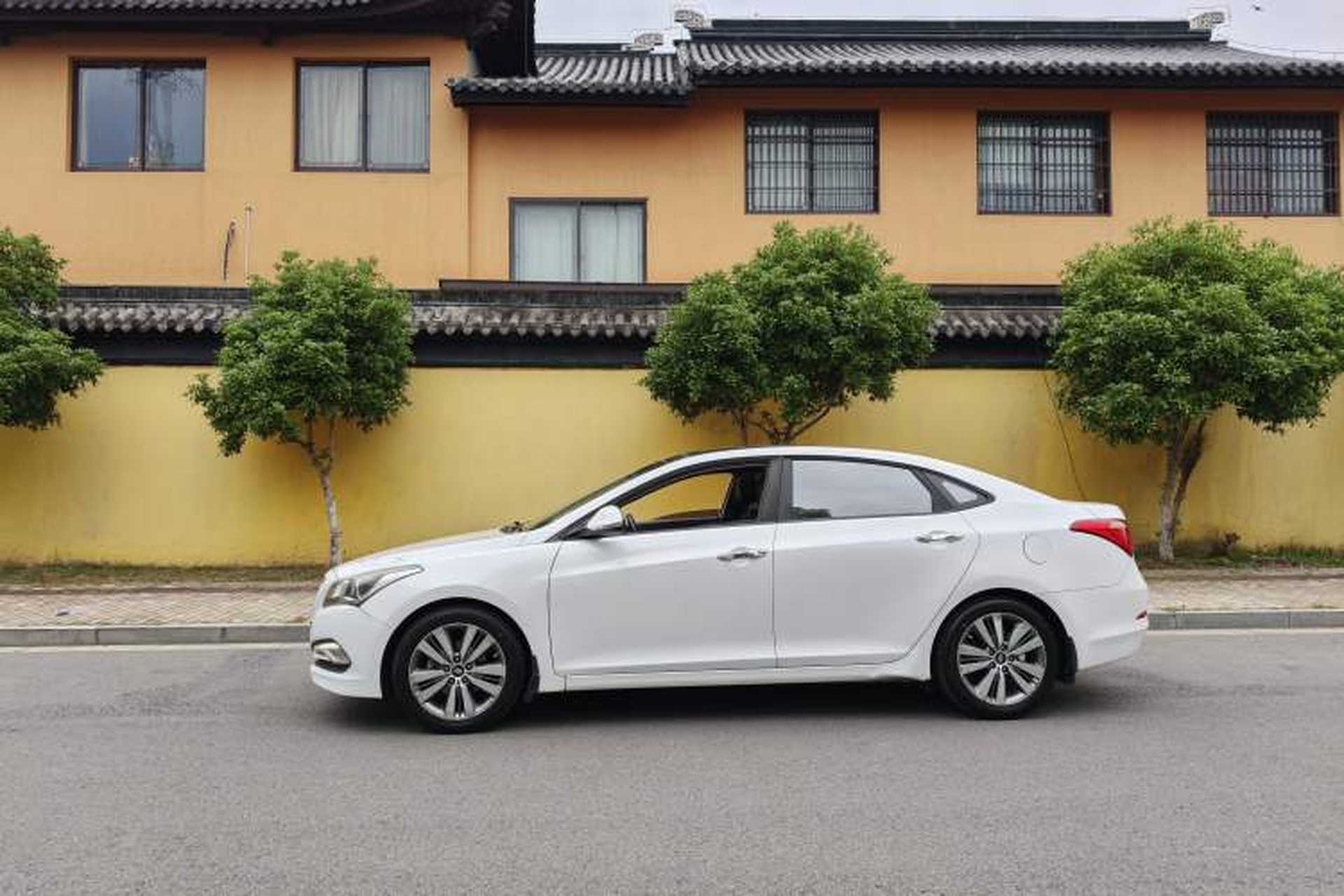Used Hyundai Mistra 2014 1.8L Automatic Deluxe DLX Model Exterior 3