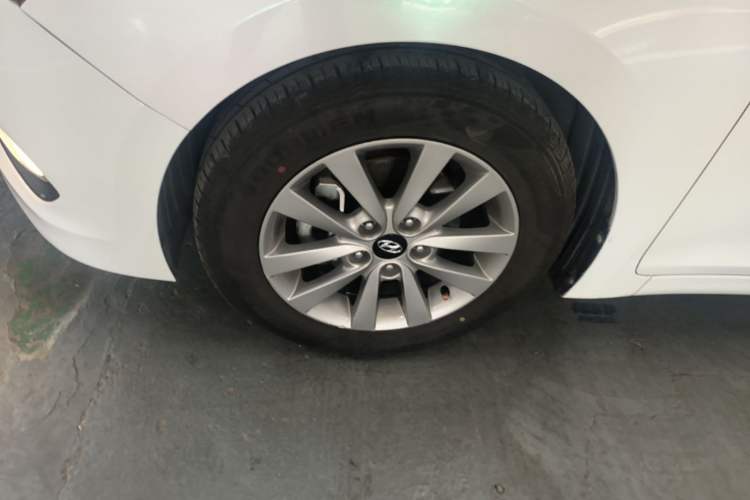 Used Hyundai Mistra 2014 1.8L Automatic Smart GLS Exterior 4
