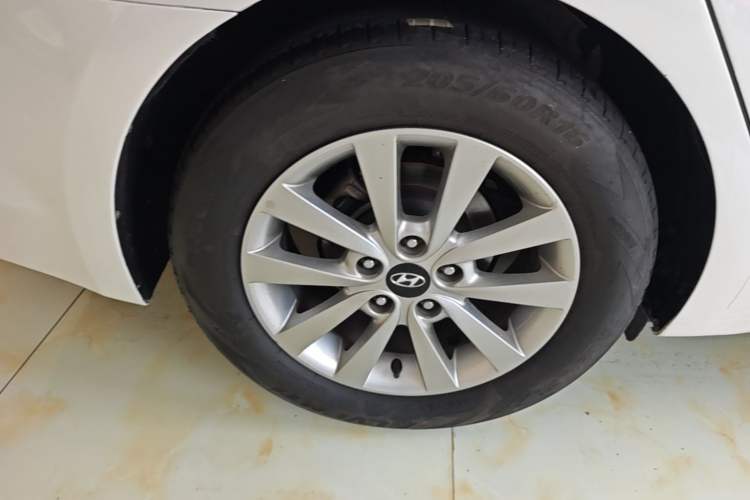 Used Hyundai Mistra 2014 1.8L Automatic Smart GLS Exterior 5