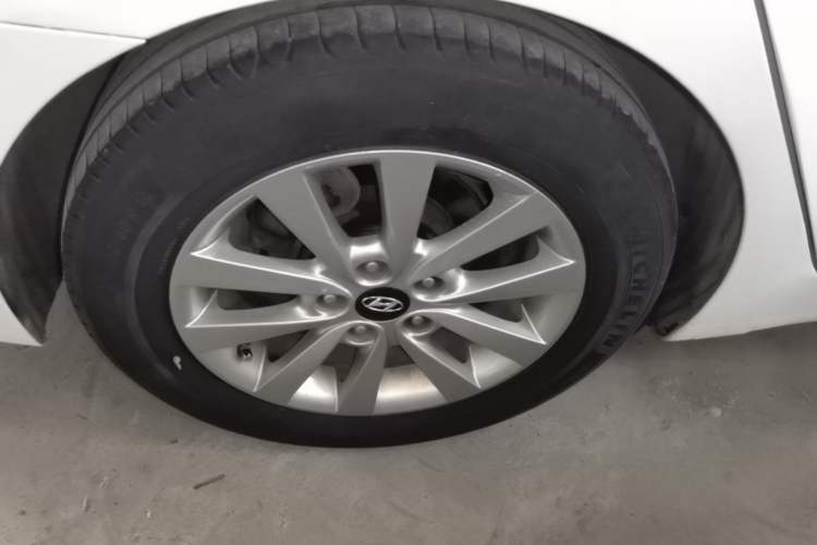 Used Hyundai Mistra 2014 1.8L Automatic Smart GLS Exterior 5