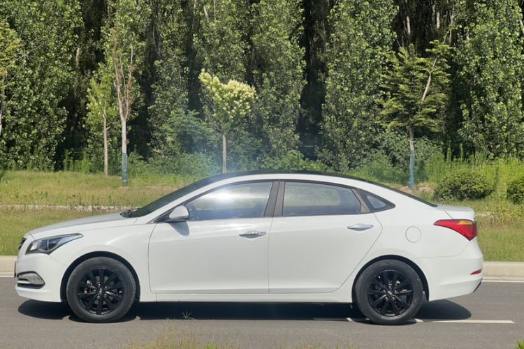 Used Hyundai Mistra 2014 1.8L Automatic Smart GLS Exterior 5