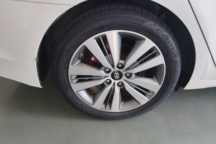Used Hyundai Mistra 2014 1.8L Automatic Deluxe DLX Model Exterior 5