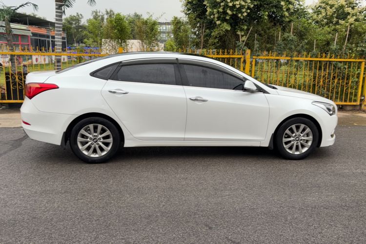 Used Hyundai Mistra 2014 1.8L Automatic Smart GLS Exterior 6