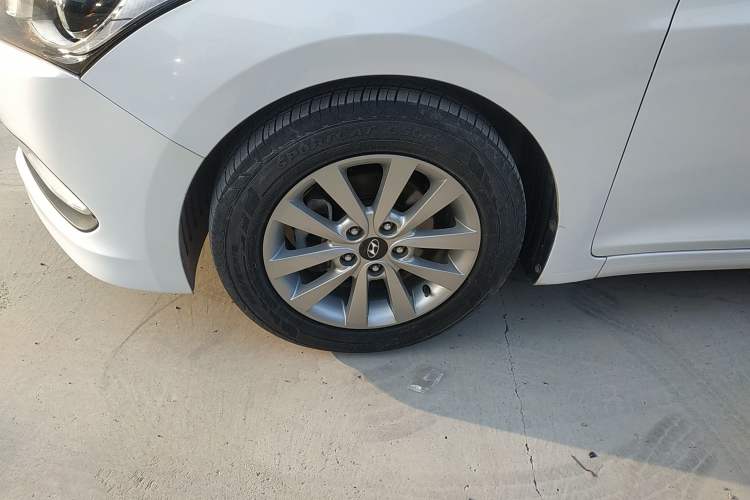 Used Hyundai Mistra 2014 1.8L Manual Comfort GL Model Exterior 7