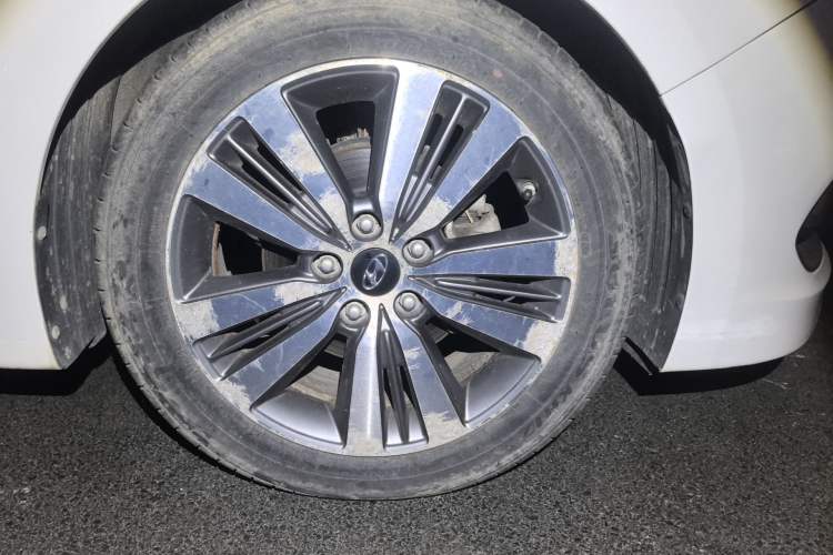 Used Hyundai Mistra 2014 1.8L Automatic Deluxe DLX Model Exterior 7