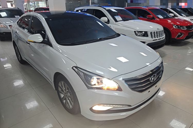 Used Hyundai Mistra 2014 1.8L Automatic Smart GLS Front Right 45 Deg