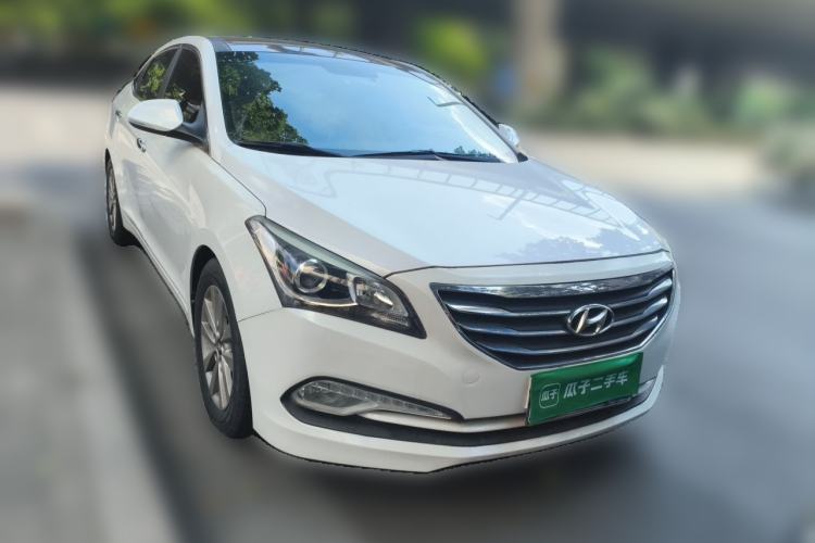 Used Hyundai Mistra 2014 1.8L Automatic Smart GLS Front Right 45 Deg