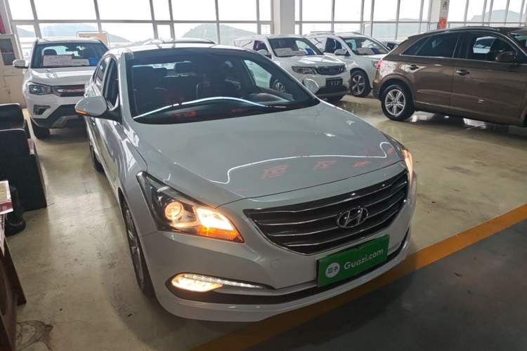 Used Hyundai Mistra 2014 1.8L Automatic Smart GLS Front Right 45 Deg