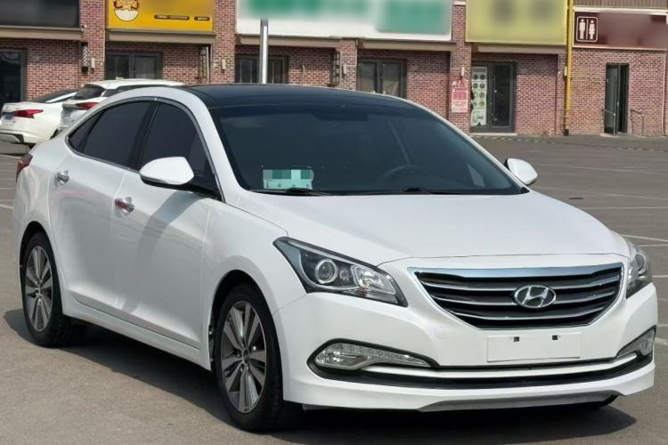 Used Hyundai Mistra 2014 1.8L Automatic Deluxe DLX Model Front Right 45 Deg