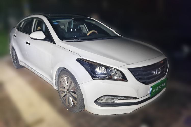 Used Hyundai Mistra 2014 1.8L Automatic Deluxe DLX Model Front Right 45 Deg