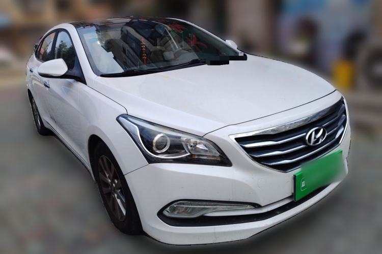 Used Hyundai Mistra 2014 1.8L Automatic Smart GLS Front Right 45 Deg
