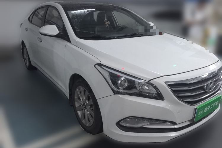 Used Hyundai Mistra 2014 1.8L Automatic Smart GLS Front Right 45 Deg