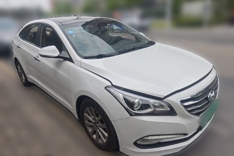 Used Hyundai Mistra 2014 1.8L Automatic Smart GLS Front Right 45 Deg