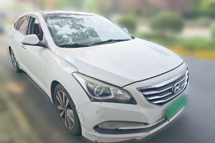 Used Hyundai Mistra 2014 1.8L Automatic Deluxe DLX Model Front Right 45 Deg