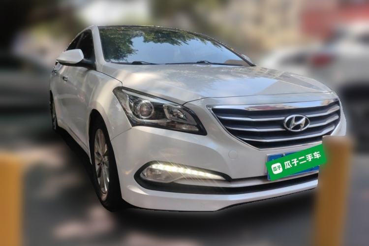 Used Hyundai Mistra 2014 1.8L Automatic Smart GLS Front Right 45 Deg