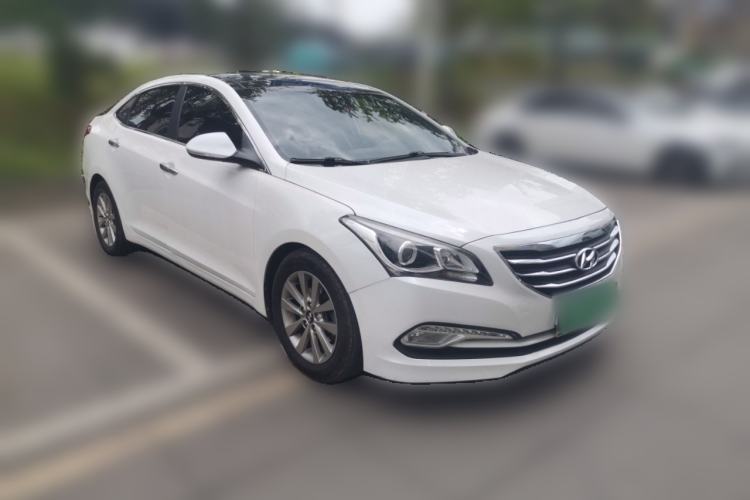 Used Hyundai Mistra 2014 1.8L Automatic Smart GLS Front Right 45 Deg