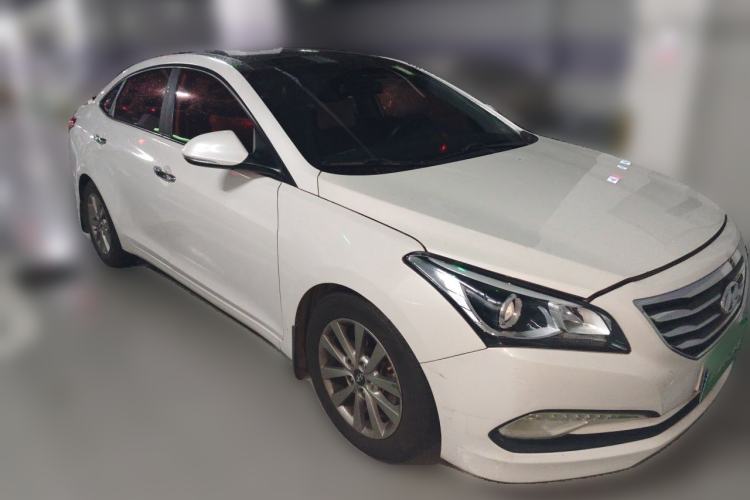 Used Hyundai Mistra 2014 1.8L Automatic Smart GLS Front Right 45 Deg